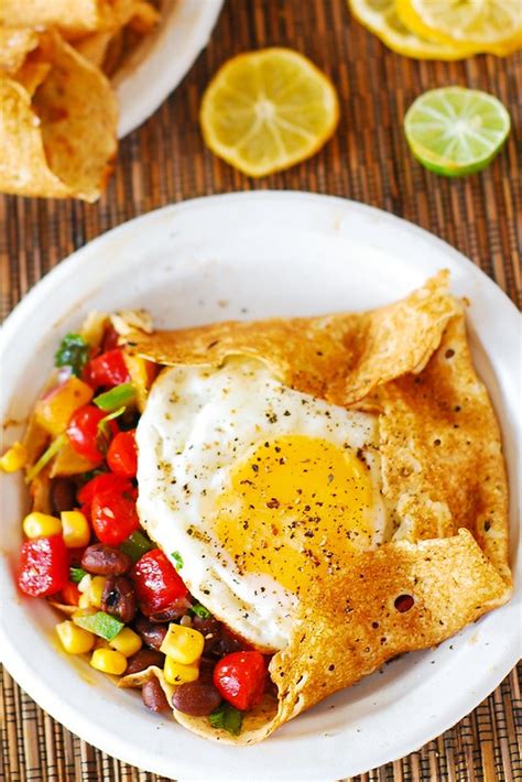 Eggs can be cooked in lots of ways, including boiling, poaching, frying and even baking! Light and skinny Southwestern breakfast crepes - Julia's Album