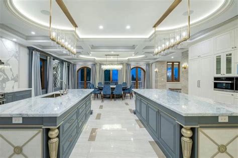 Lavish Mansion In West Vancouver With Spectacular Views Of Ocean And City