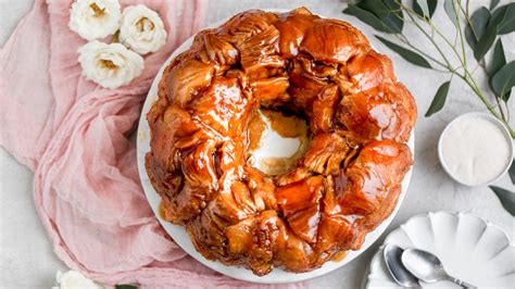 Both women wore boldly hued ensembles paired with face masks. Pioneer Woman Dessert Recipes : Spoon Cake Recipe Food ...