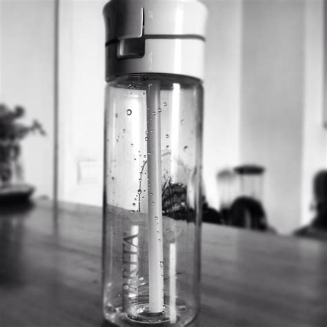 600ml brita fill and go vital blue water filter bottle, include 1 micro discs. Brita fill'n'go #britawaterfilter #cleanse | Voss bottle ...