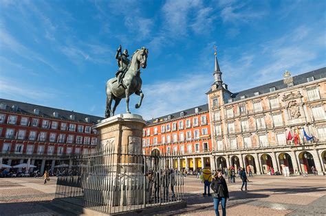 Descubre La Plaza Mayor De Madrid 2019 Odizea