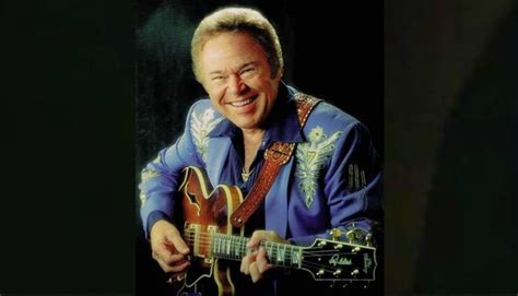 Country Singer Roy Clark Dead At Age 85 Gephardt Daily