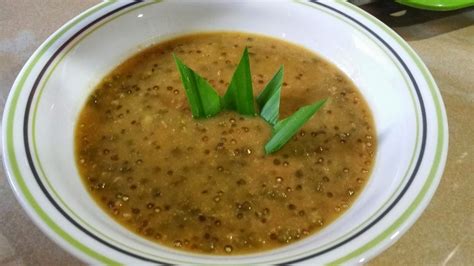 Bentuknya yang kecil dan keras membuat kacang hijau harus dijadikan olahan makanan yang enak di konsumsi. Bubur Kacang Hijau | Resepi Masakan Malaysia