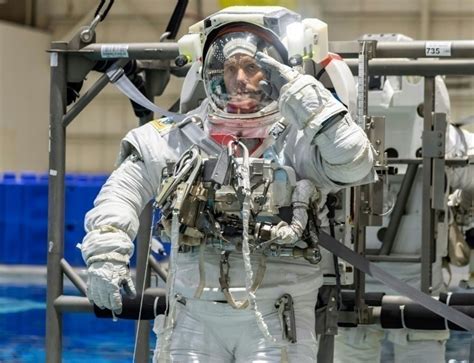 De Gagarine à Thomas Pesquet L'entente Est Dans L'espace - Thomas Pesquet retournera dans l'espace en 2021 avec le Crew Dragon de