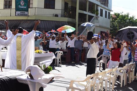 barrio 27 de febrero celebró su 54 aniversario y el 173 de la independencia con misa en la calle