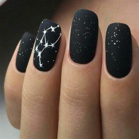 Bonitas uñas acrilicas negras picudas. uñas decoradas on Tumblr