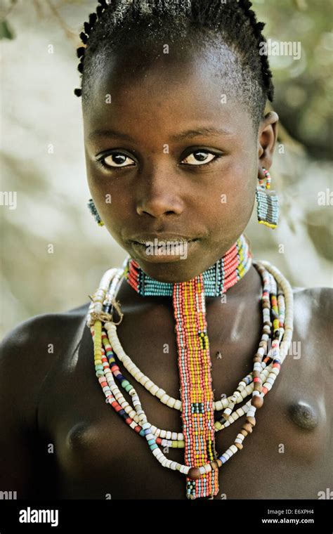 M Dchen Vom Stamm Benna Omo Tal S D Thiopien Afrika Stockfotografie