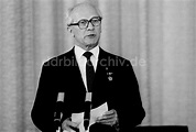 DDR-Bildarchiv: Berlin Mitte - Rede Erich Honeckers im Gebäude des ...