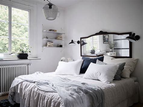 Modern Meets Classic In This Bedroom Coco Lapine Designcoco Lapine Design