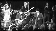 Stewart Lindsey - Leave This Town (live at The Roxy) - YouTube