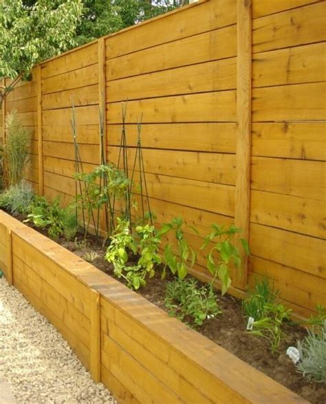 Beautiful Yet Functional Privacy Fence Planter Boxes Ideas 08 Privacy