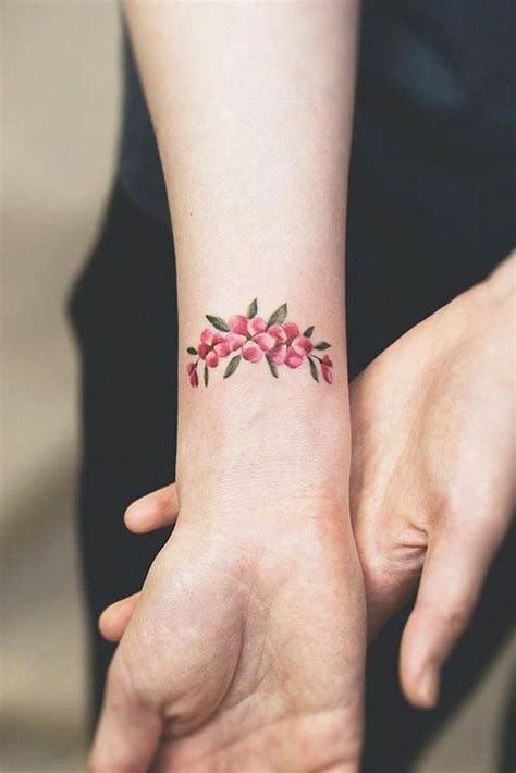 39 Delicate Wrist Tattoos For Your Upcoming Ink Session Unique Wrist