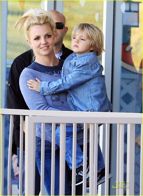 Britney Spears Karate Practice With Jayden James Photo 2518463