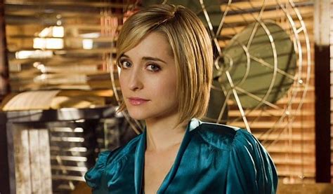 Smallville Actress Allison Mack Called Flight Risk After Hot Sex Picture