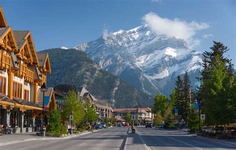 Banff Alberta A Grand Resort Town In The Canadian Rockies Roads