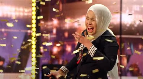 Showbiz Blind Indonesian Singer Putri Ariani Gets Golden Buzzer From