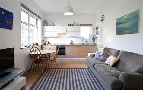 desain interior ruang keluarga menyatu  dapur terbaru