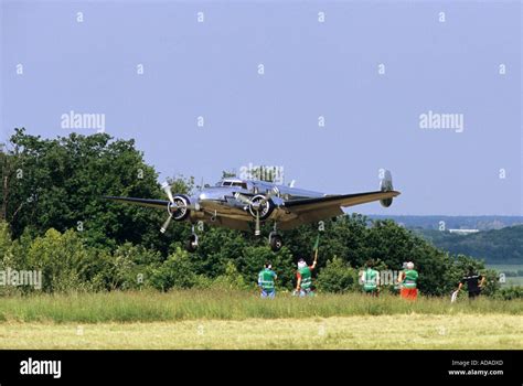 The Lockheed Electra Hi Res Stock Photography And Images Alamy