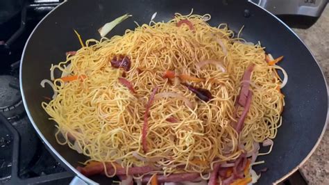 Alternative form of chow mein 炒麵/Miss Liu Lao Shi—Making stir fry noodle 2 炒麵 Chao mian ...