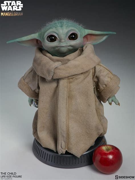 The Life Size Baby Yoda Figure By Sideshow Collectibles Is The Way