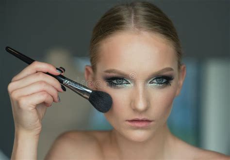 Woman Use Brush For Makeup Visage Beauty Model Apply Powder On Face