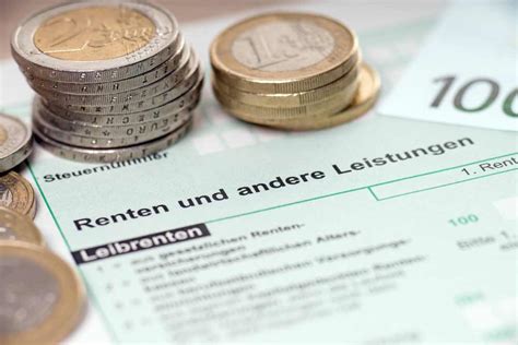 Beiträge zur altersvorsorge sind steuerlich absetzbar. Jetzige Rentenbesteuerung ist verfassungswidrig