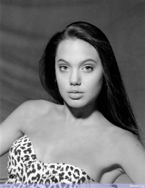Gallery Book Young Angelina Jolie