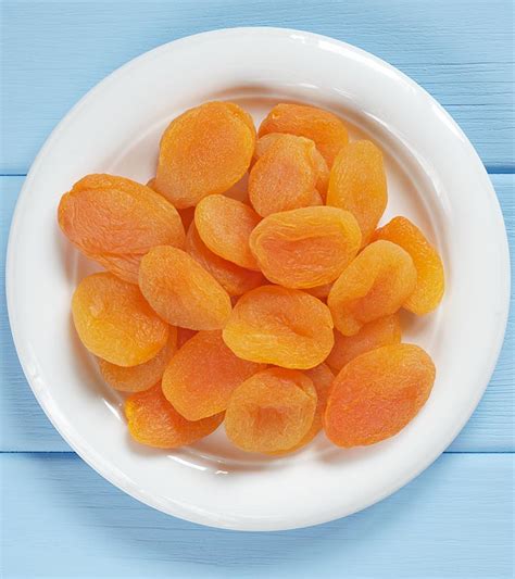 9 Health Benefits Of Dried Apricots And How Many To Eat In A Day