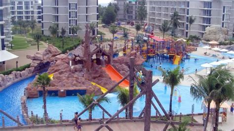 The jungle waterpark atau lebih dikenal dengan sebutan the jungle waterpark bogor adalah salah satu kawasan wisata keluarga yang paling sering dikunjungi di kota bogor yang mulai diresmikan. Splash Jungle Water Park, Phuket, Thailand - YouTube