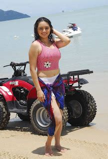 Hema Malini Hot Thigh Navel Show In Wet Dress In Beach Sexy Pics Hair Celebrity Trend