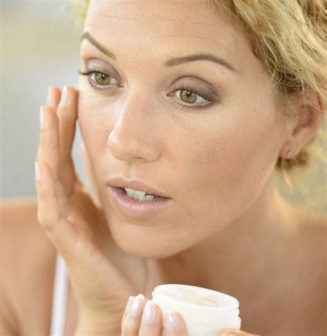 Come applicare la crema viso. Come applicare la maschera viso in modo perfetto