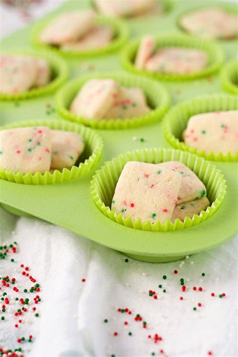 Flour, baking powder, salt, vanilla extract, butter, egg, sugar, and sprinkles. Sprinkle Sugar Cookies | The Bearfoot Baker | Recipe ...