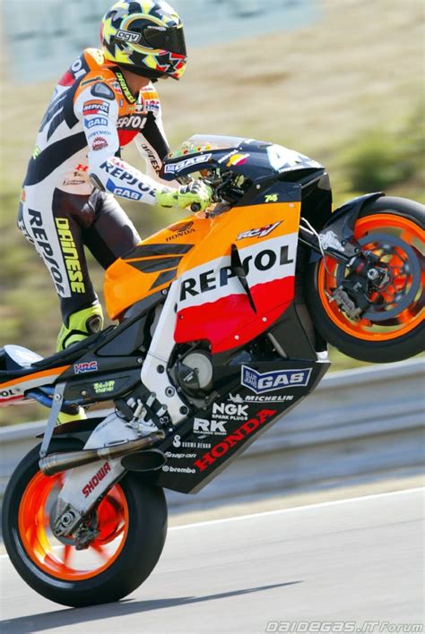 Valentino rossi shares his feelings about restarting sunday's motogp race after nearly being hit by flying motorcycles. Pin by William Dailey on Motorcycle racing | バレンティーノ ...