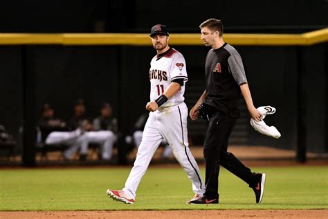 Ya valió madre valedor, celular y cartera a la mano. NL West Notes: - MLB Trade Rumors