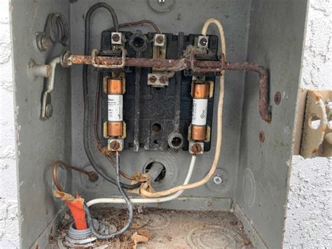 Fuse Box Vs Electrical Panel Everything You Need To Know Waypoint Inspection