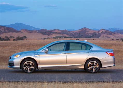 2013 Honda Accord Gets Better With 36 Mpg And 100 Mpg E Plug In Hybrid