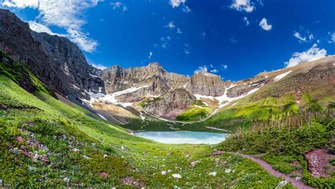 9 Of The Best Hikes In Glacier National Park 2023
