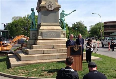 Judge Temporarily Blocks Removal Of Confederate Monument