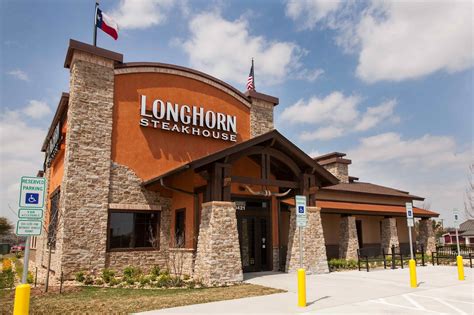 LongHorn Steakhouse ~ Finding Dallas