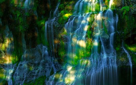 Beautiful Waterfall Rocks With Green Moss Panther Creek Falls Valley Of