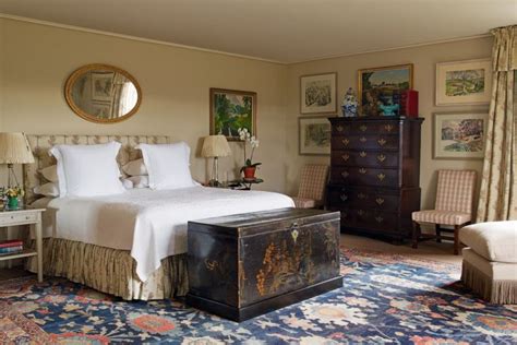 The Key Characteristics Of A Traditional English Bedroom