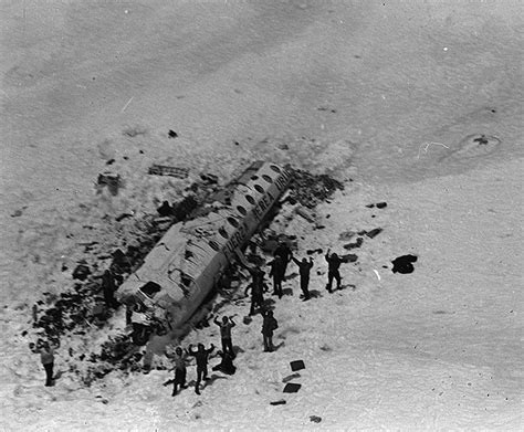 When uruguayan flight 571 crashed into the andes in 1972 the survivors were faced with a horrific decision: Oct. 13, 1972: Survival Instincts Put to the Test | WIRED