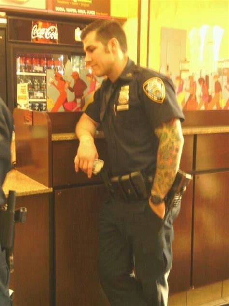 Pin By Ash Lay On Nypd ‍‍♀️ Men In Uniform Hot Cops Cops