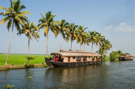 Kerala Trip Packages Visit Best Tourist Places In Kerala Seasonzindia