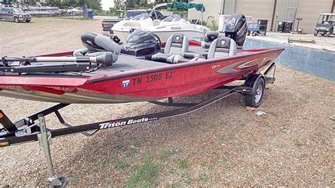 Triton 17tx Aluminum Bass Or Crappie Fishing Boat 60 Hp Mercury W