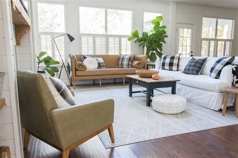 This Bright Houston Home Nails Modern Farmhouse Style With Images