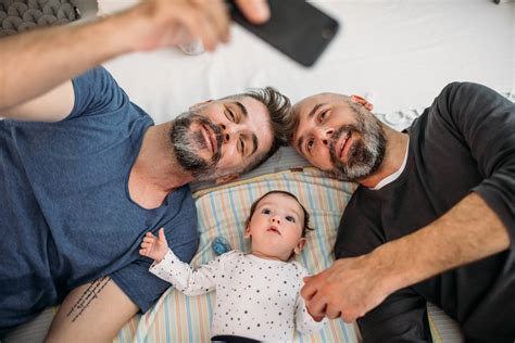 Dois Homens Podem Registrar Uma Criança Como Pais