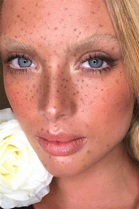 How To Fake Freckles With Makeup Faux Freckles Tips Glowsly