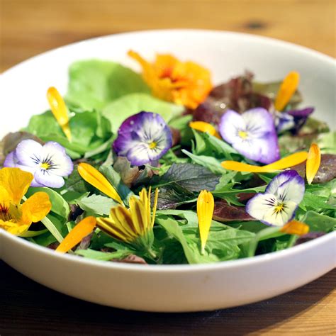 Using Edible Flowers