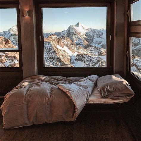 Mountain Cabin Bedroom With An Amazing View Cozyplaces Cabin